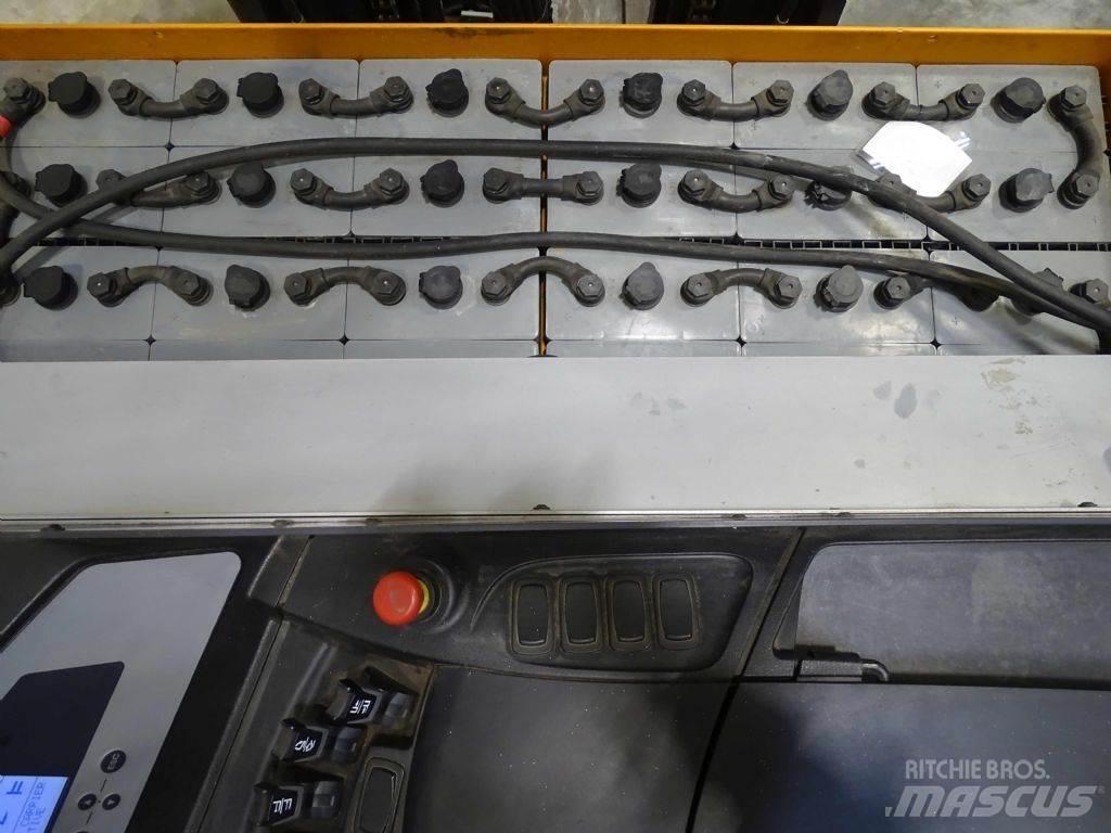 Still FM-X17 Reach trucks