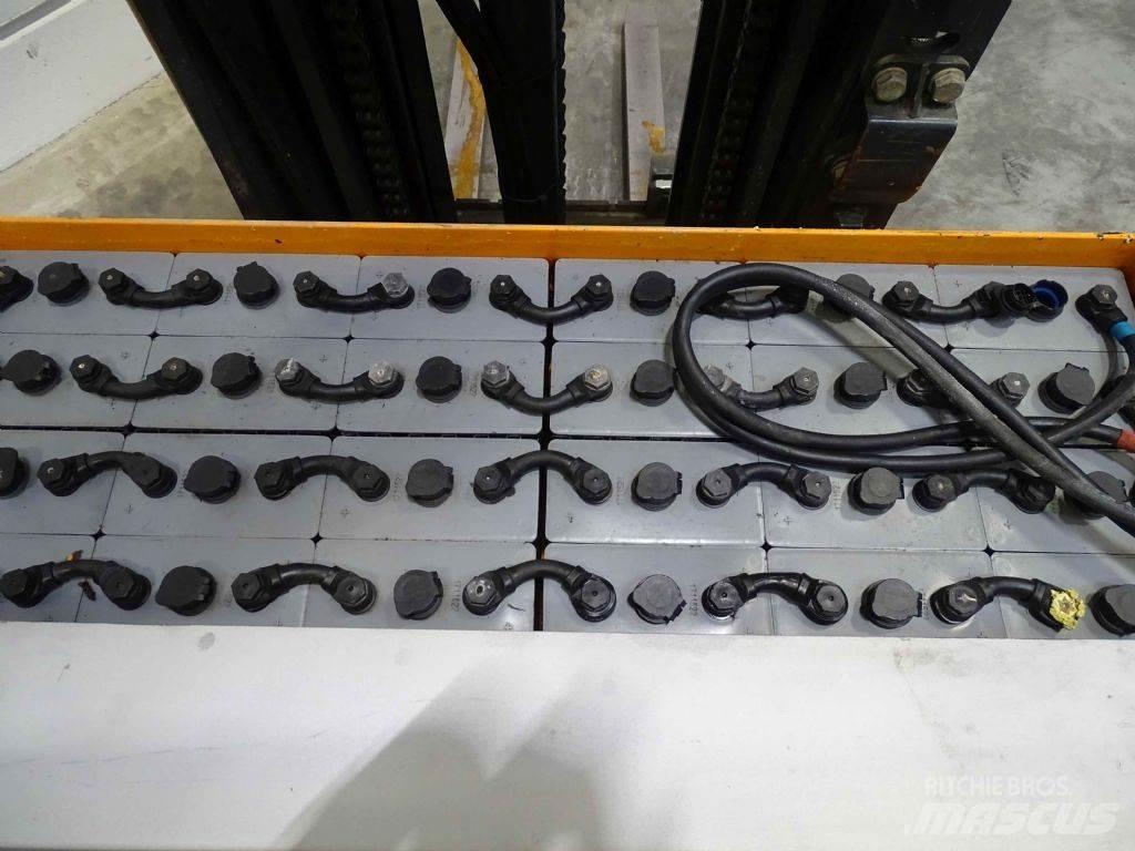 Still FM-X17 Reach trucks