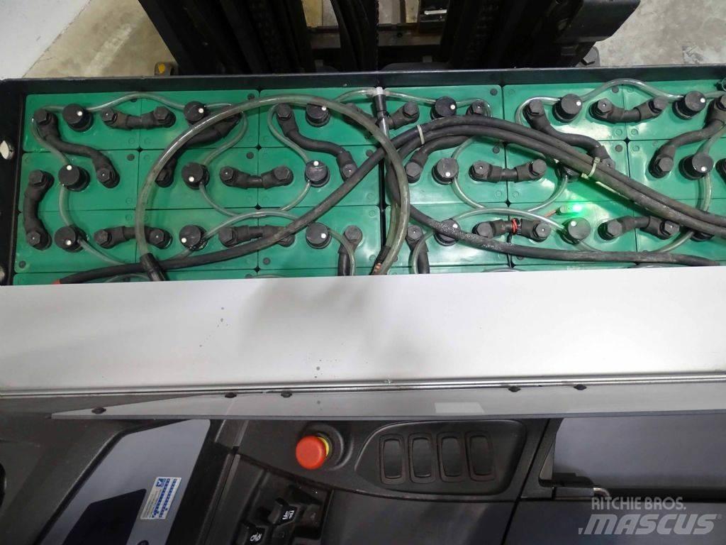 Still FM-X17 Reach trucks