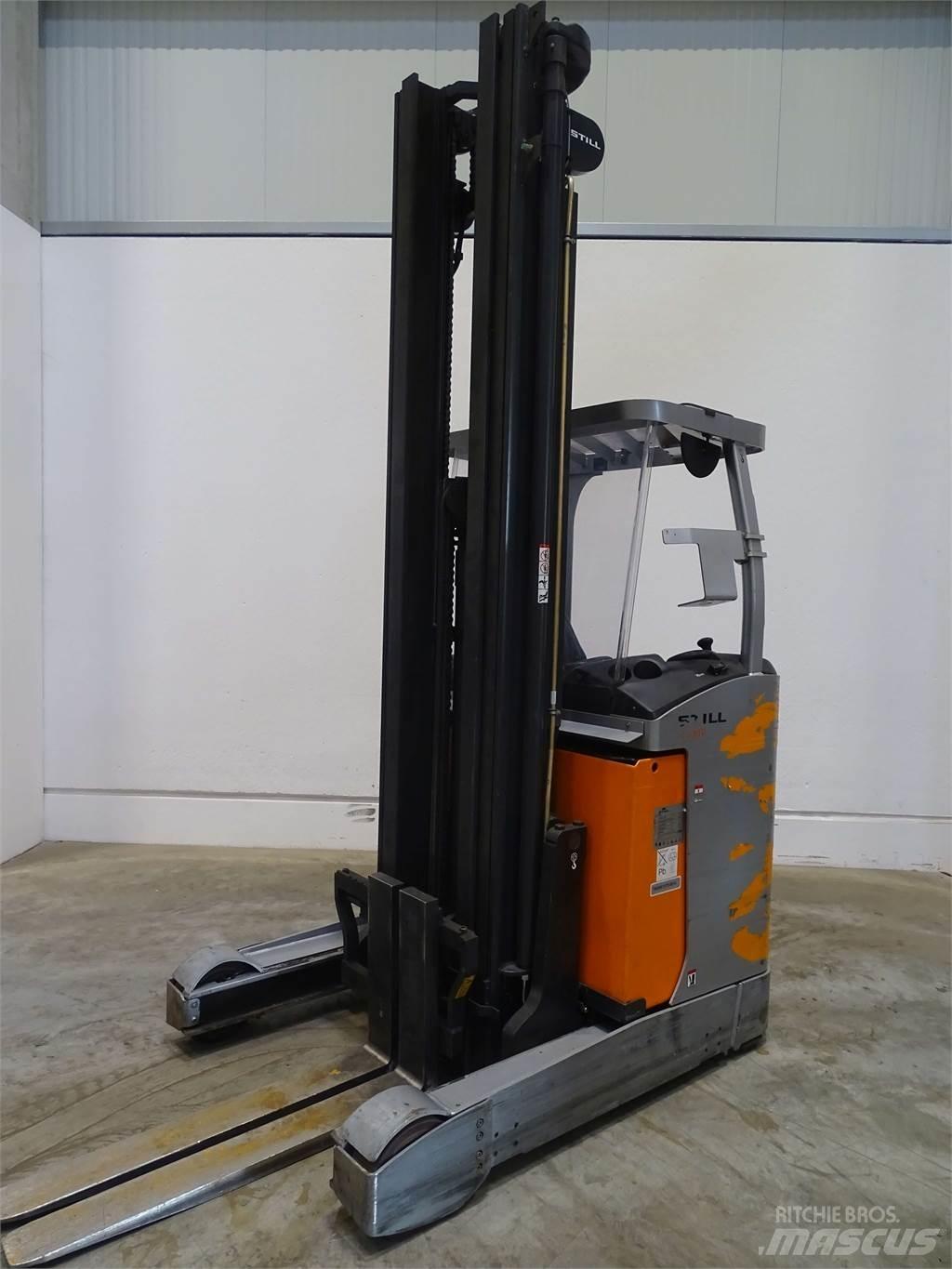 Still FM-X17 Reach trucks