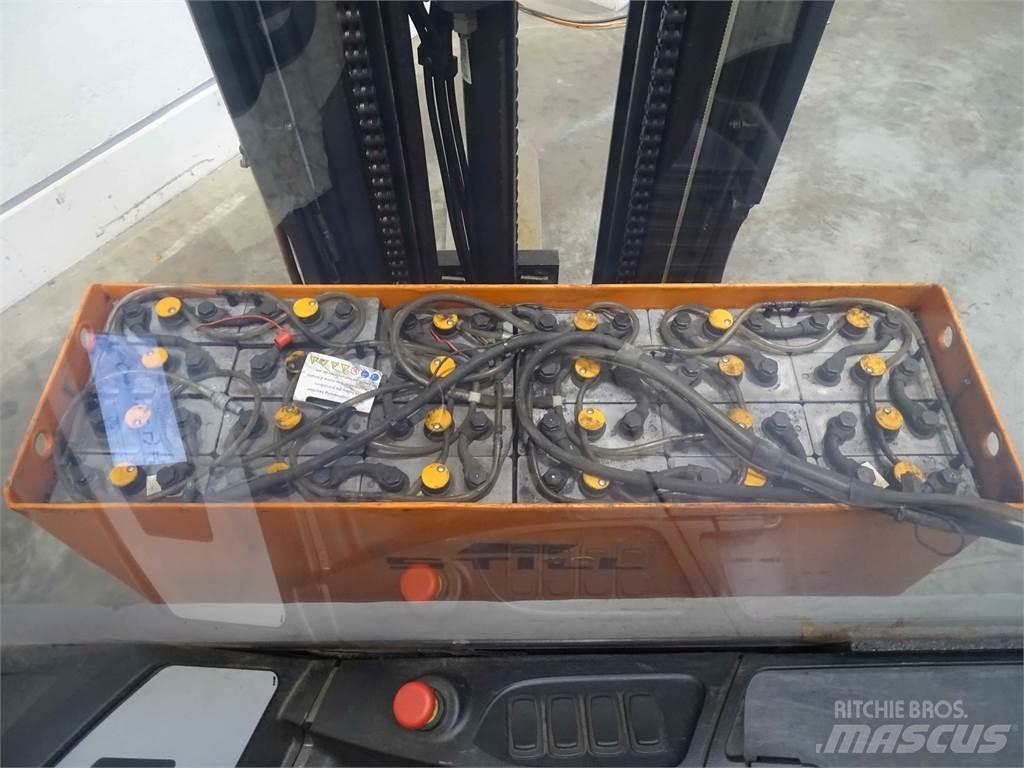 Still FM-X17 Reach trucks