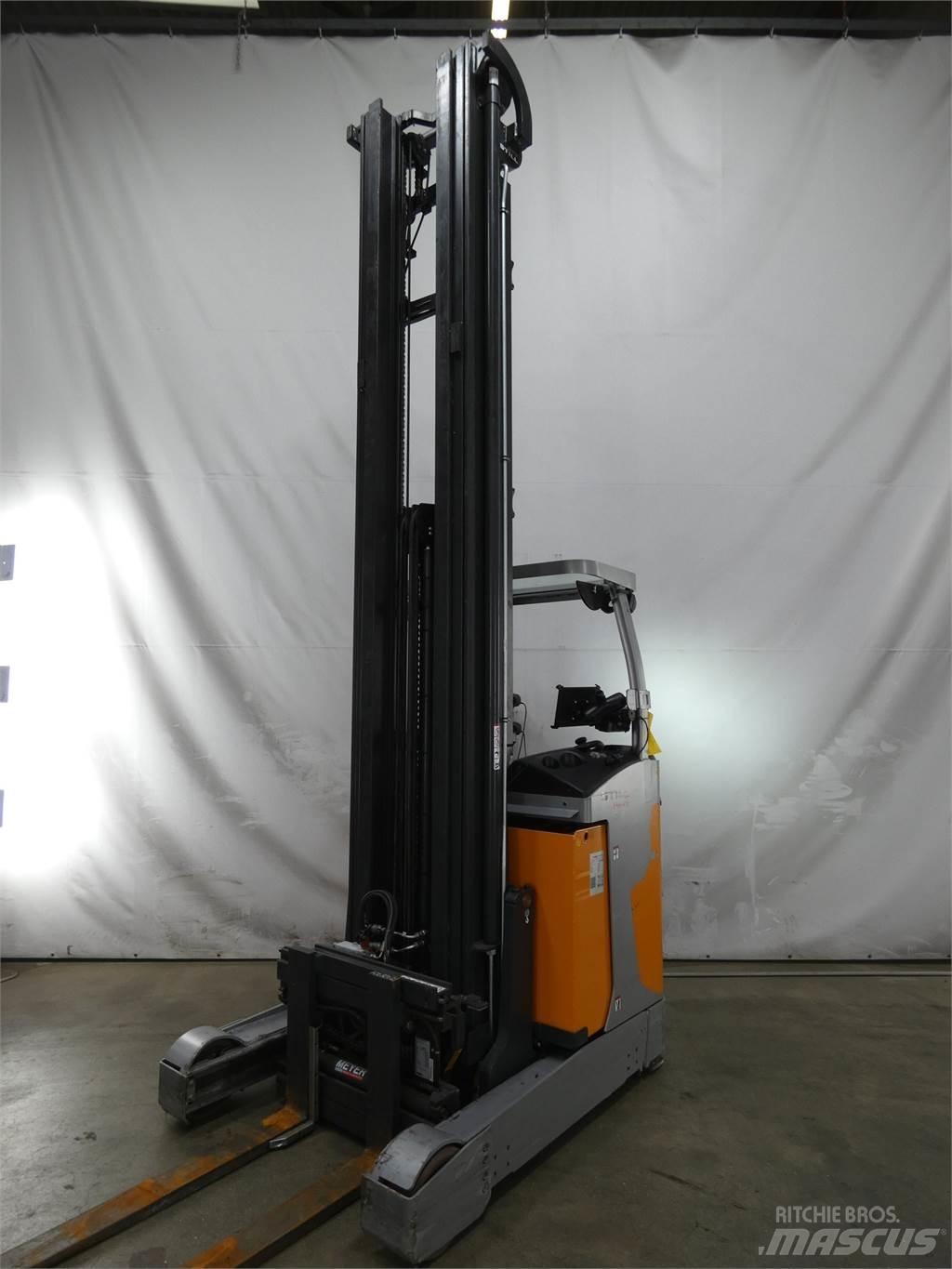 Still FM-X17 Reach trucks