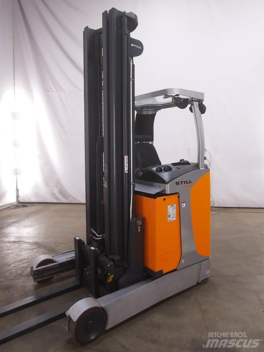 Still FM-X17 Reach trucks