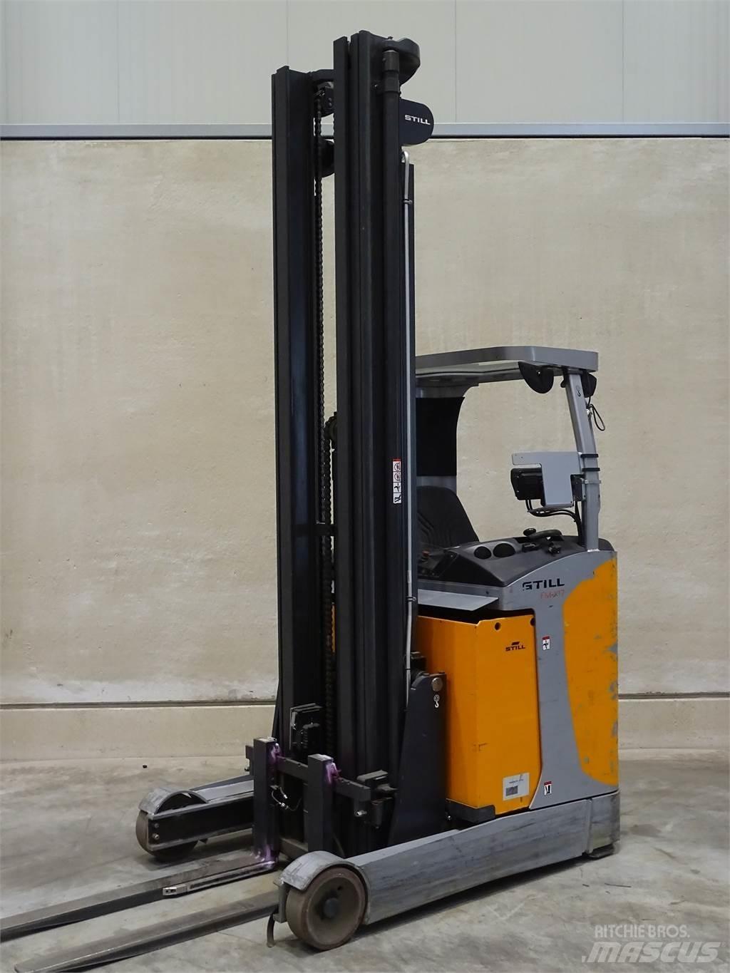 Still FM-X17 Reach trucks