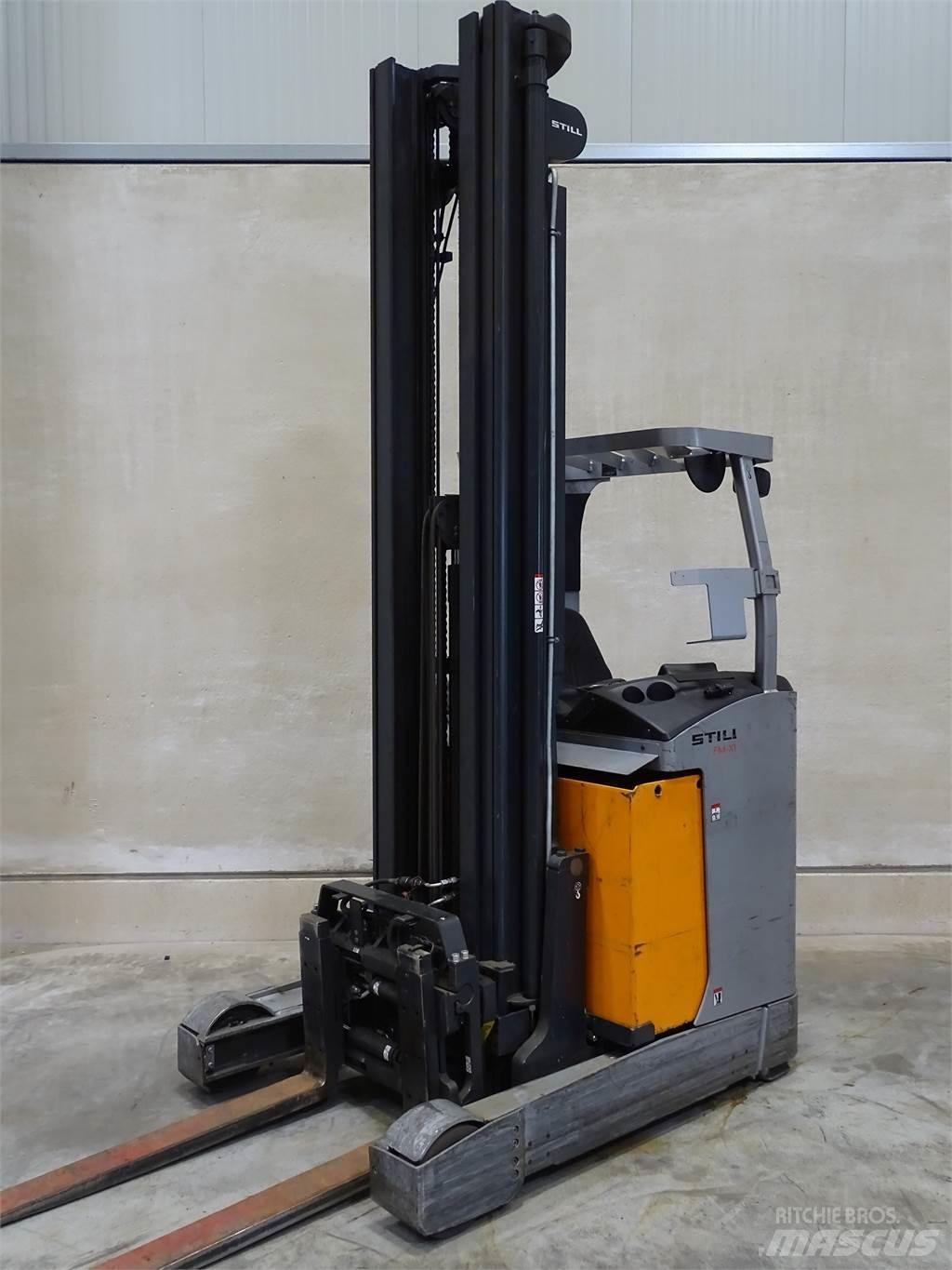 Still FM-X17 Reach trucks
