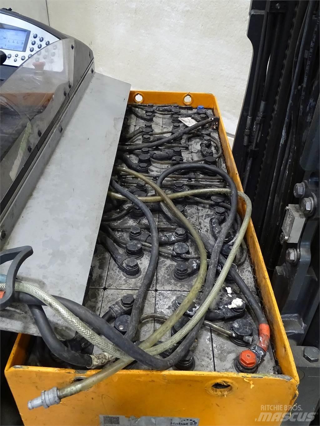 Still FM-X17 Reach trucks