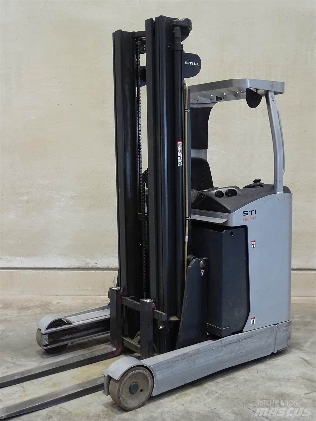 Still FM-X17 Reach trucks