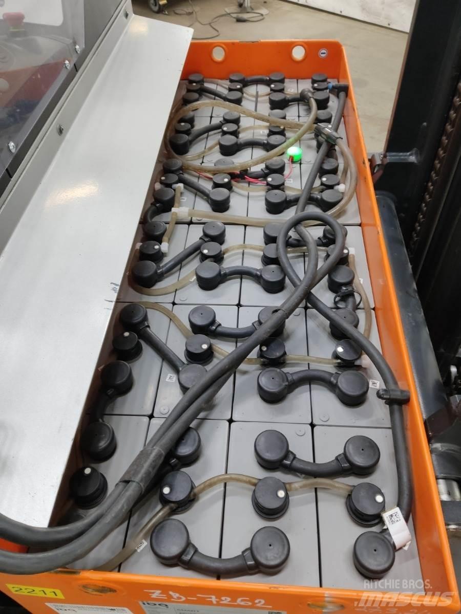 Still FM-X17 Reach trucks