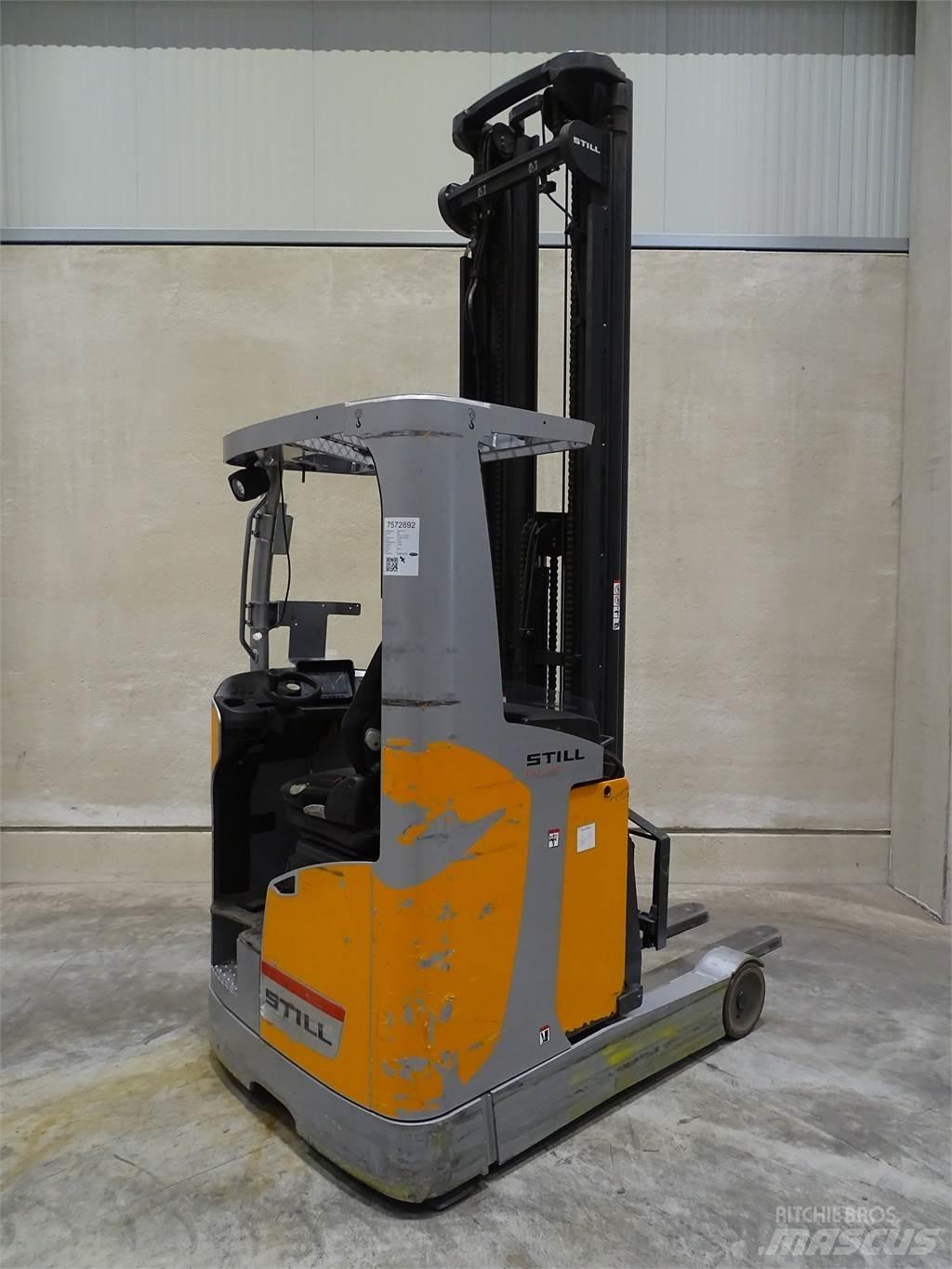 Still FM-X17 Reach trucks