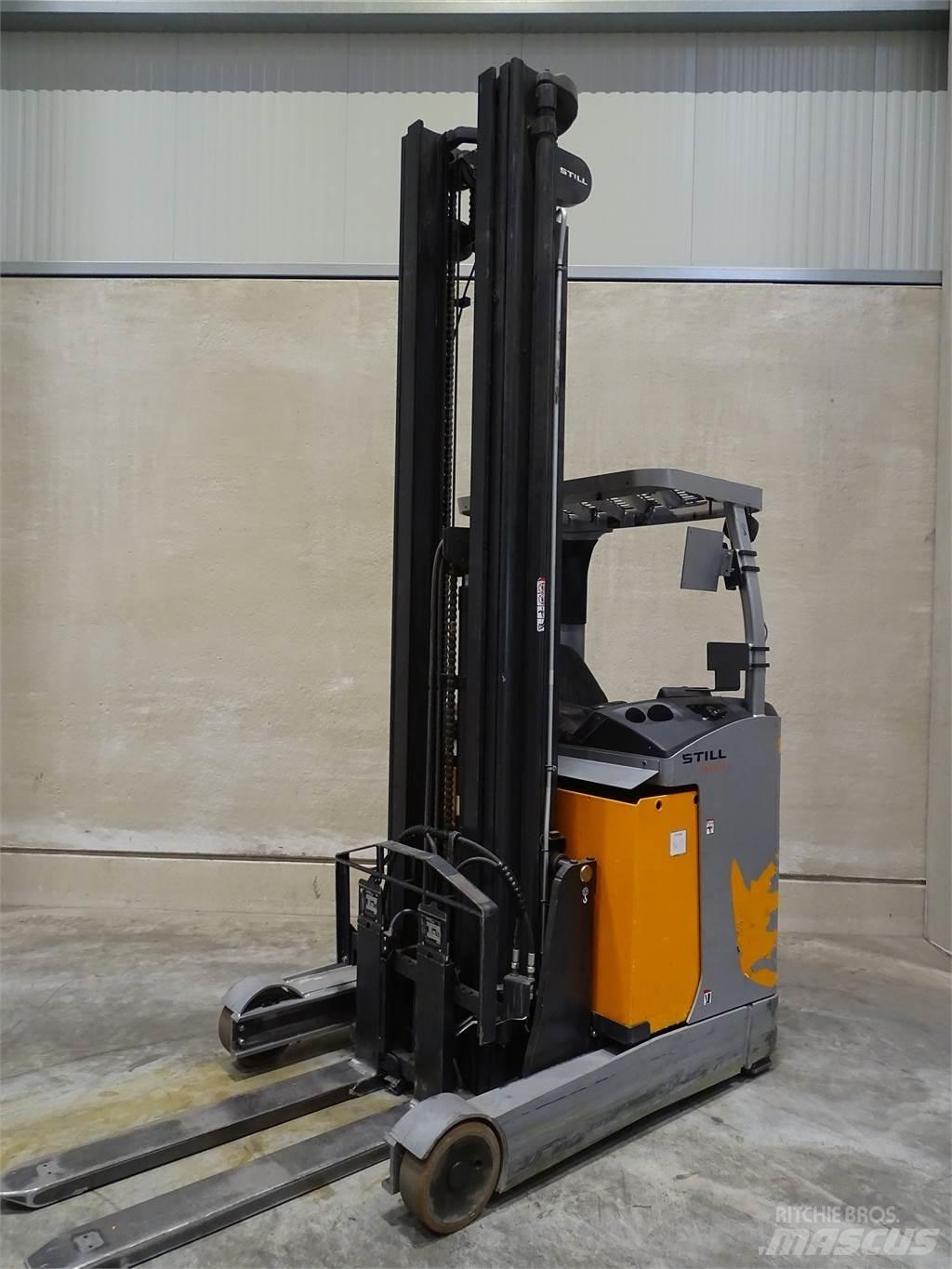 Still FM-X17 Reach trucks