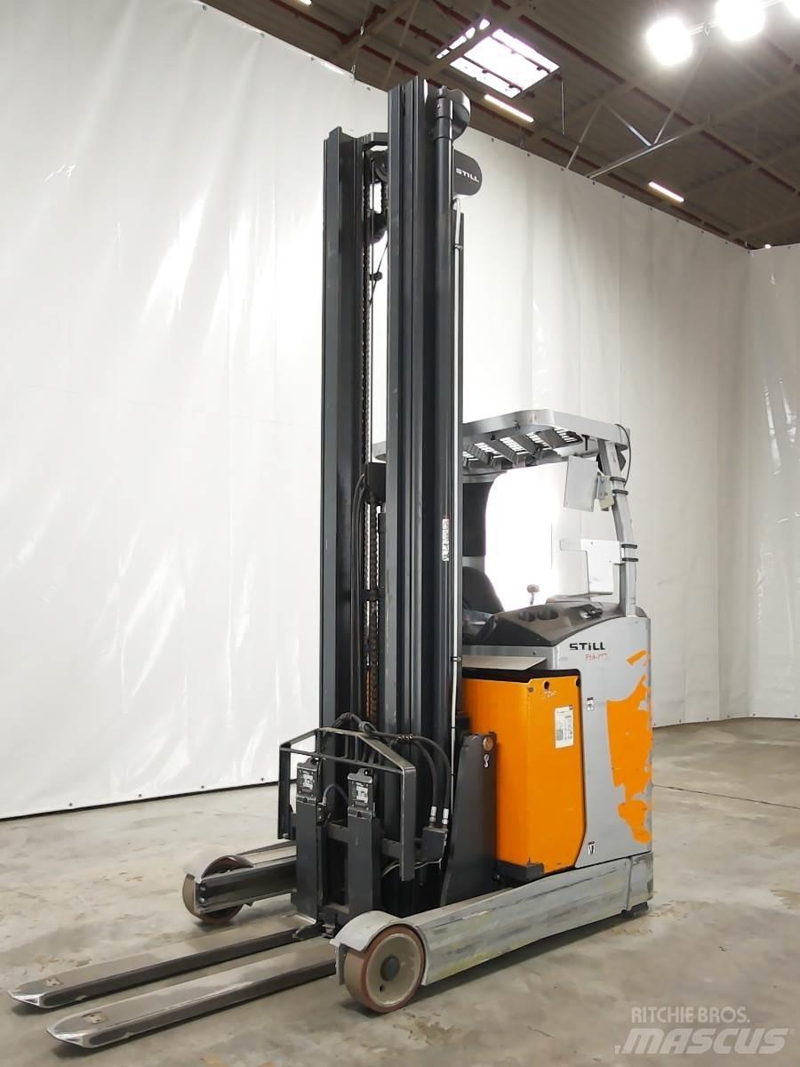 Still FM-X17 Reach trucks