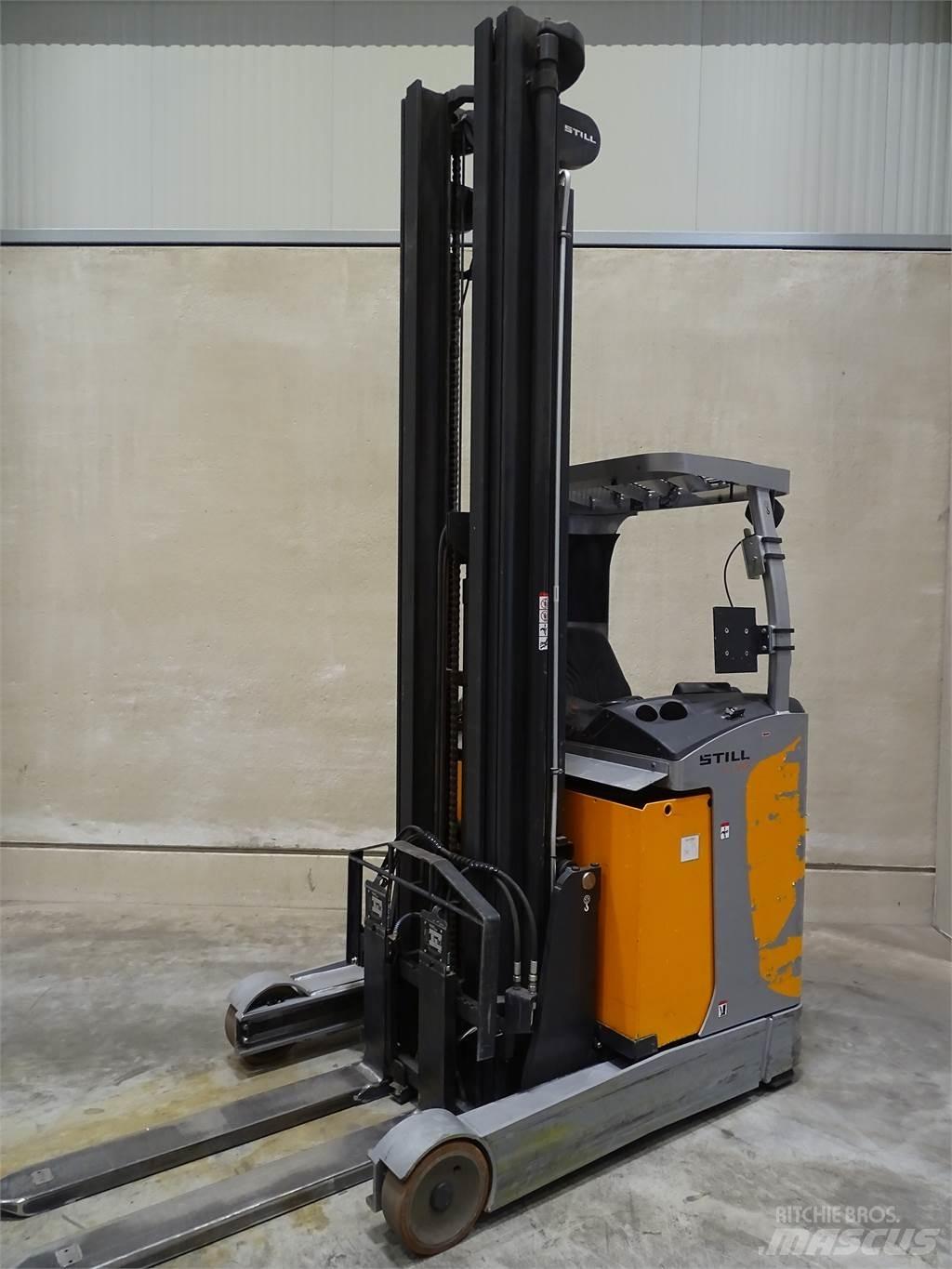 Still FM-X17 Reach trucks