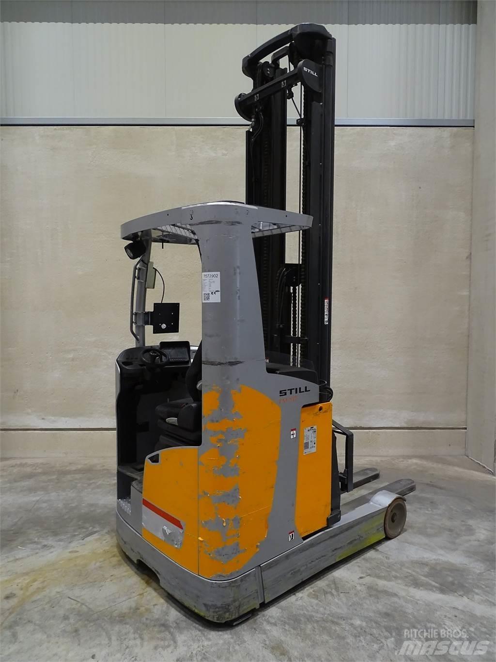 Still FM-X17 Reach trucks