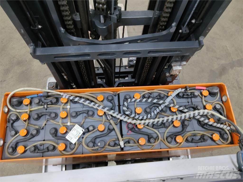 Still FM-X17 Reach trucks