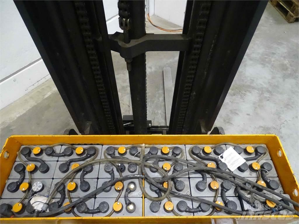 Still FM-X20 Reach trucks