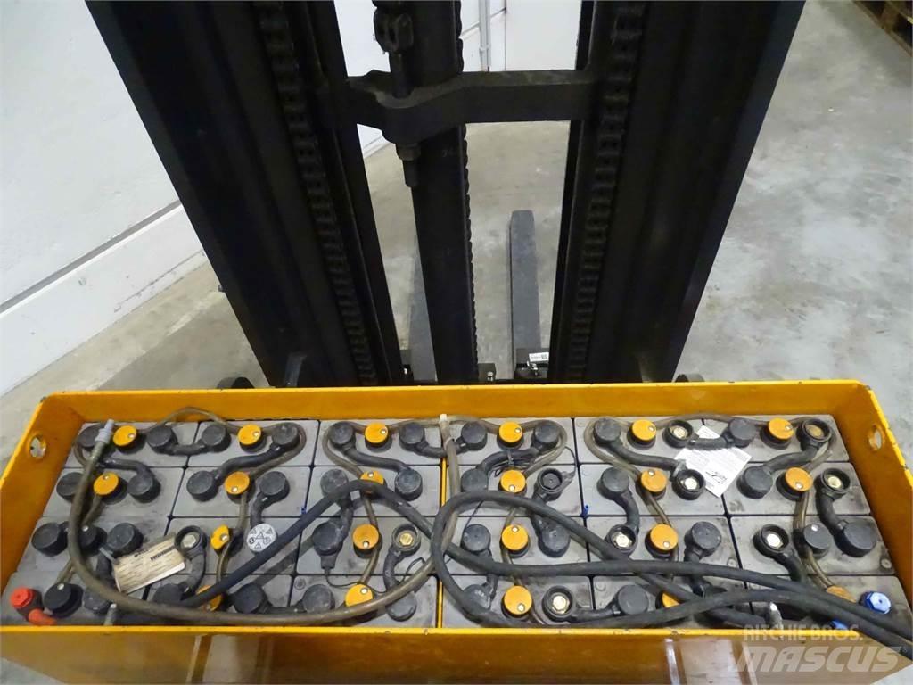 Still FM-X20 Reach trucks