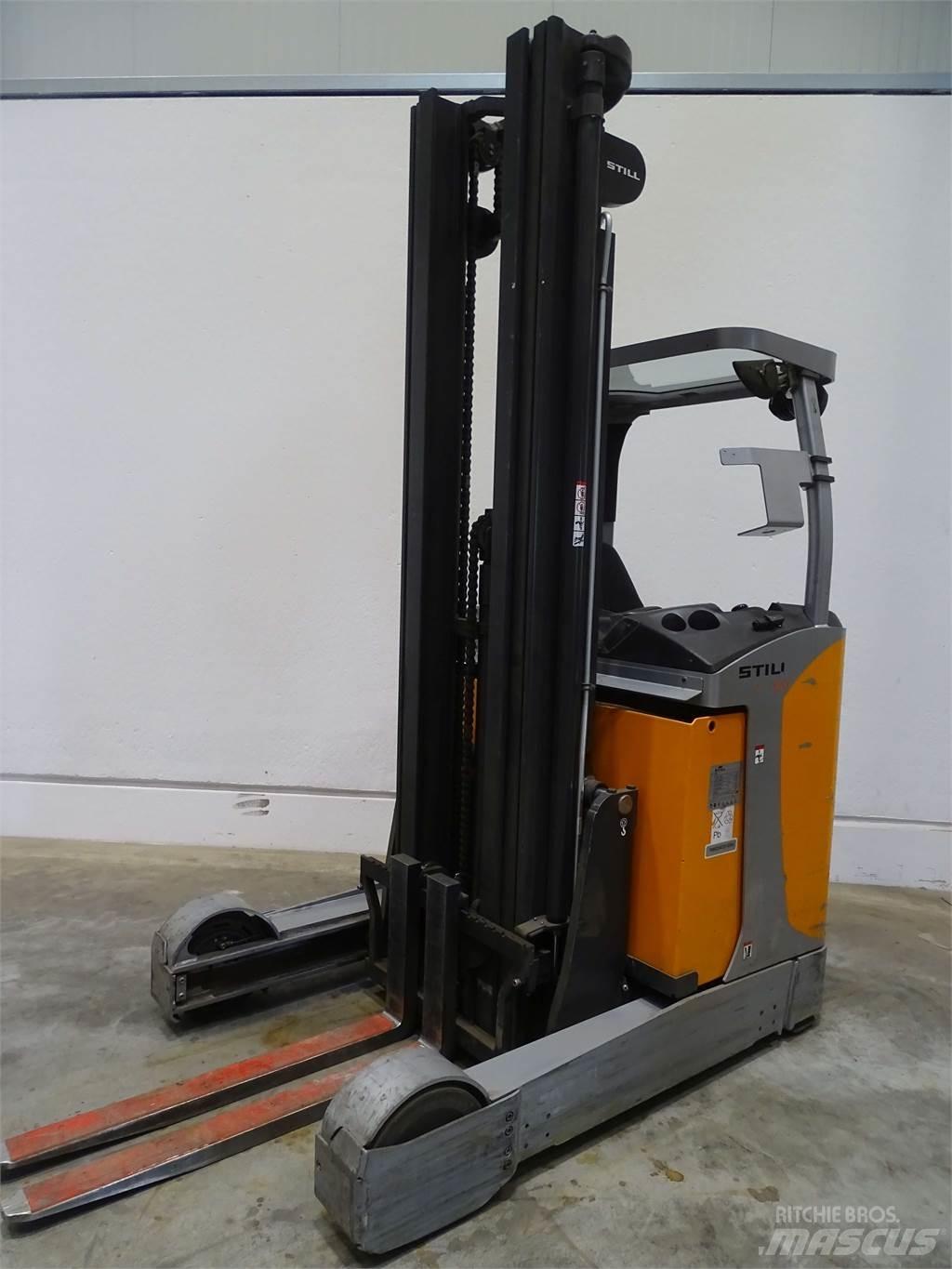 Still FM-X20 Reach trucks