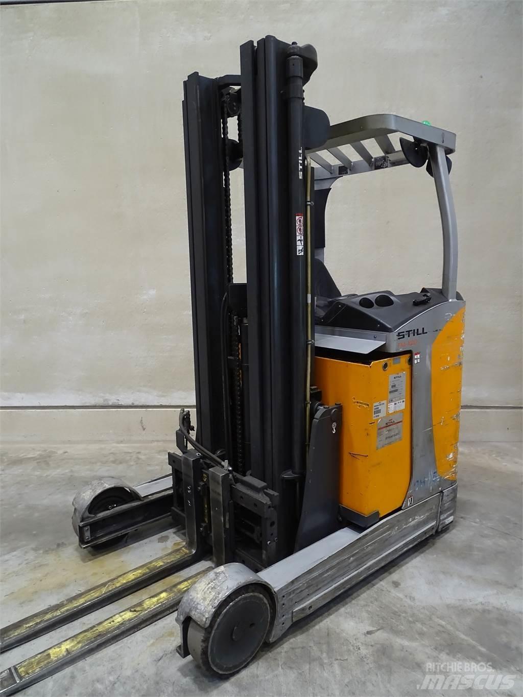 Still FM-X20 Reach trucks