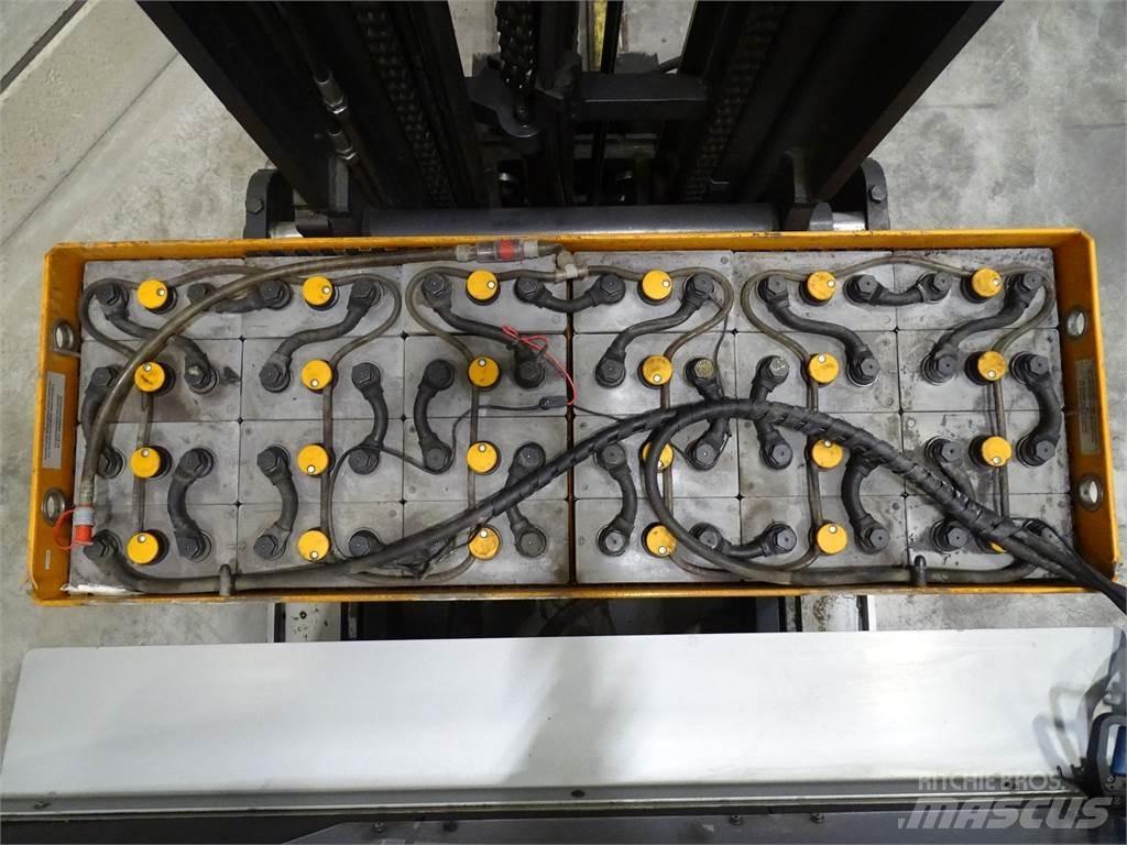 Still FM-X20 Reach trucks