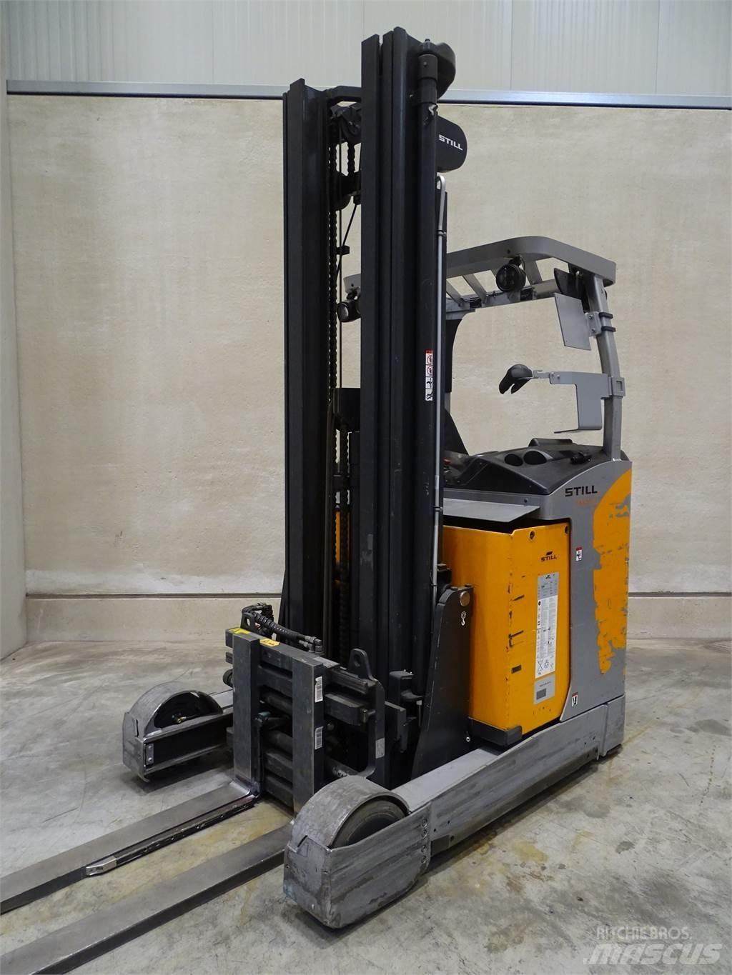 Still FM-X20 Reach trucks