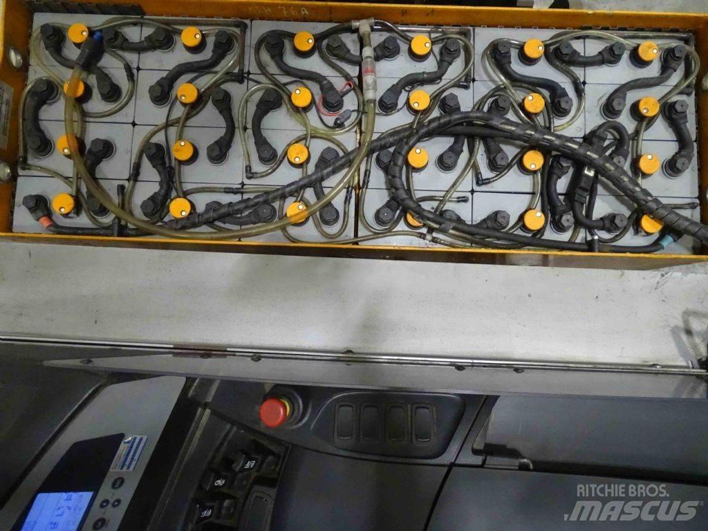 Still FM-X25 Reach trucks