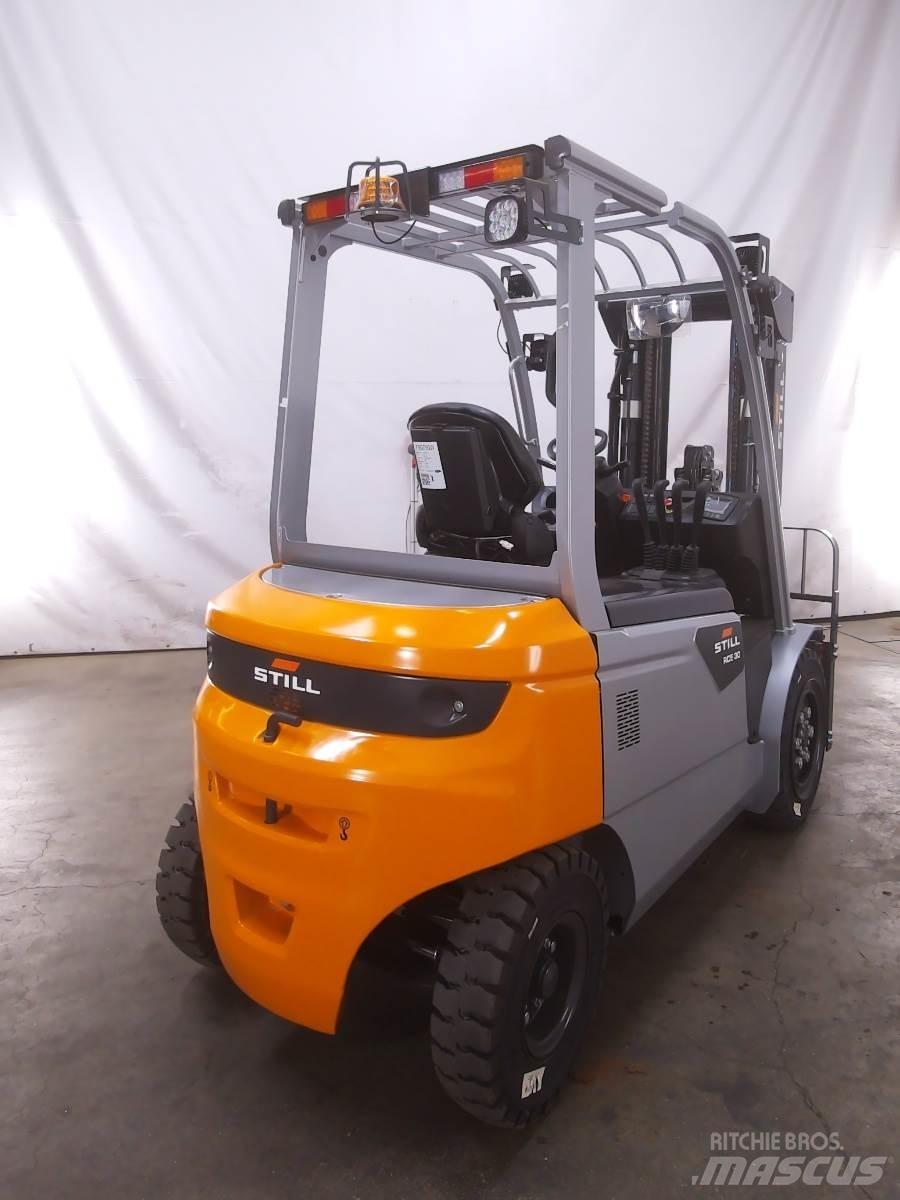 Still RCE30 Electric Forklifts