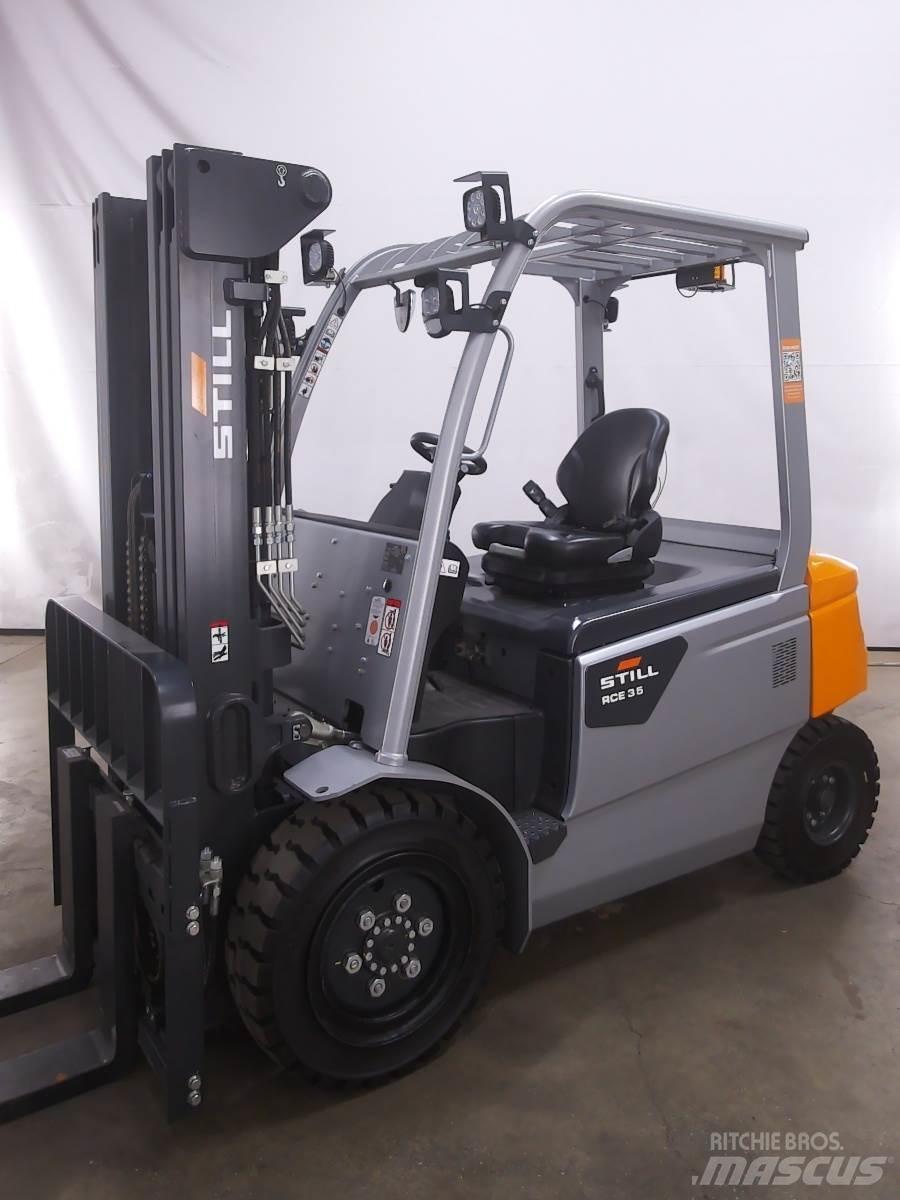 Still RCE35 Electric Forklifts