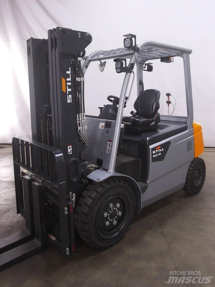 Still RCE35 Electric Forklifts