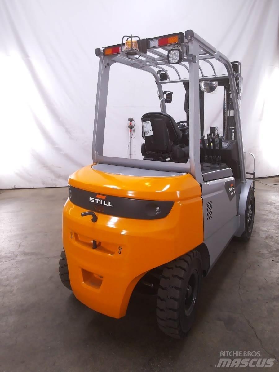 Still RCE35 Electric Forklifts