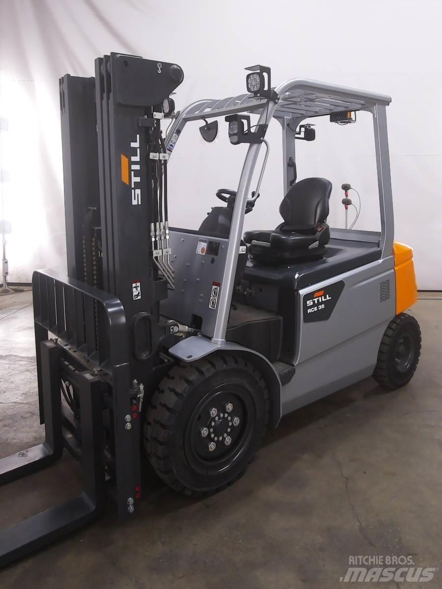 Still RCE35 Electric Forklifts
