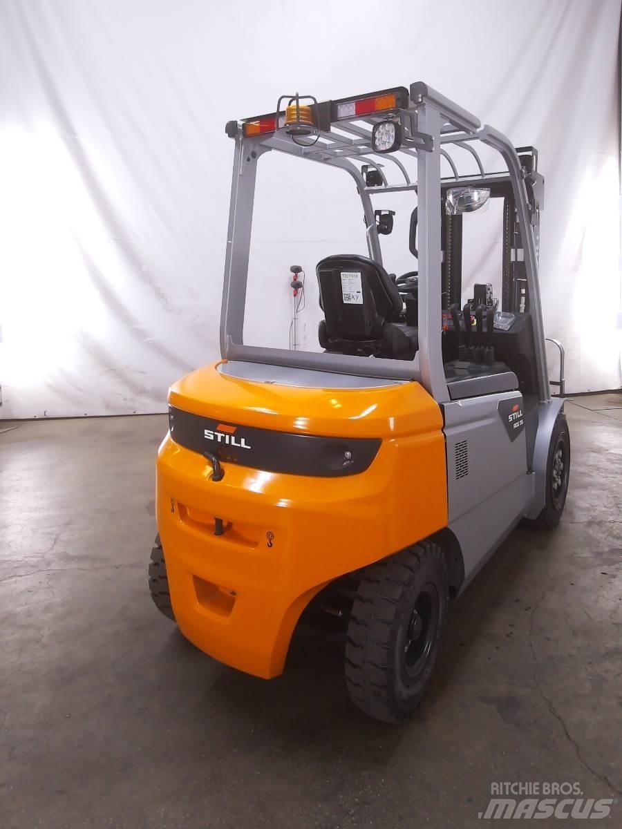 Still RCE35 Electric Forklifts