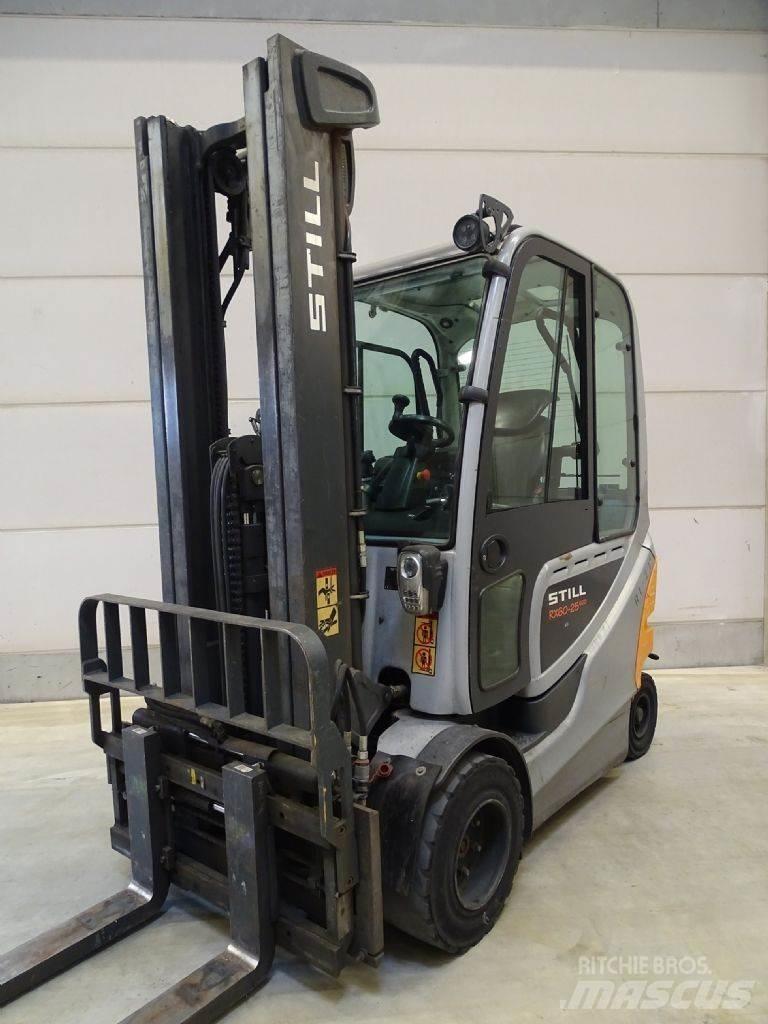 Still RX60-25/600 Electric Forklifts