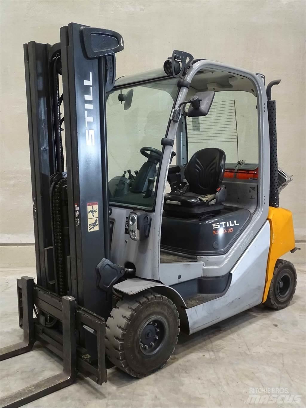 Still RX70-25T LPG trucks