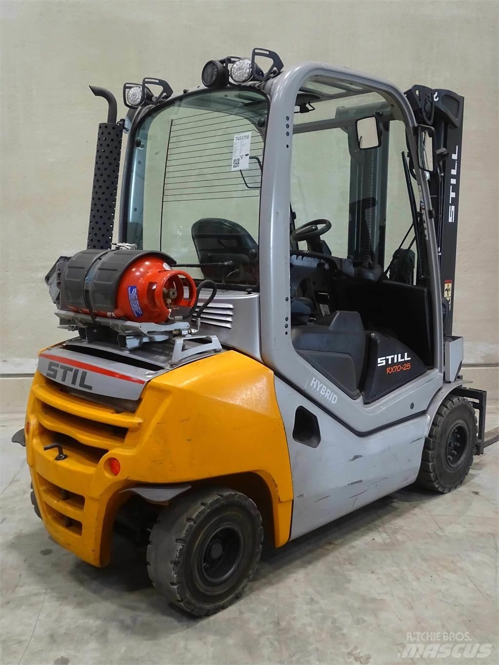Still RX70-25T LPG trucks