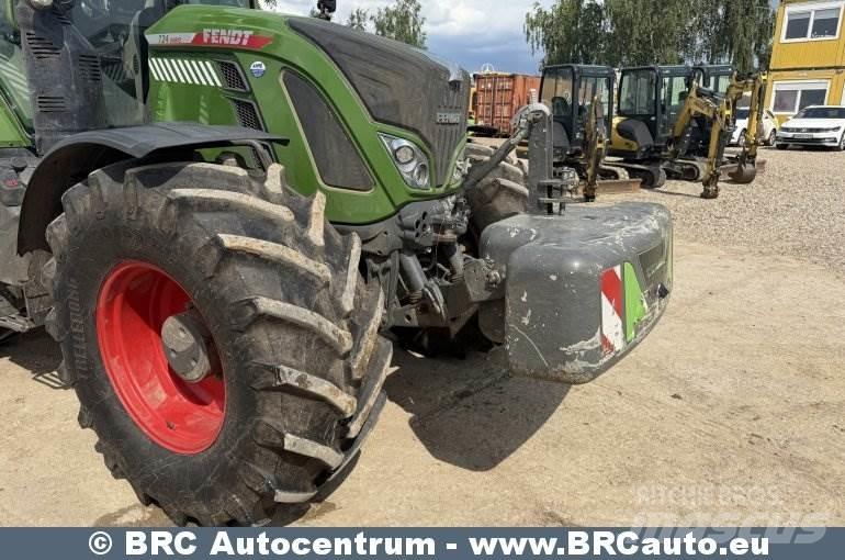 Fendt 724 Vario Tractors