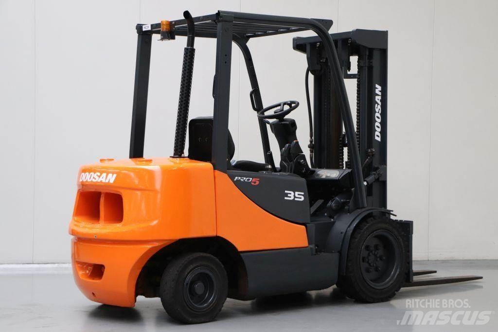 Doosan D35S Diesel Forklifts