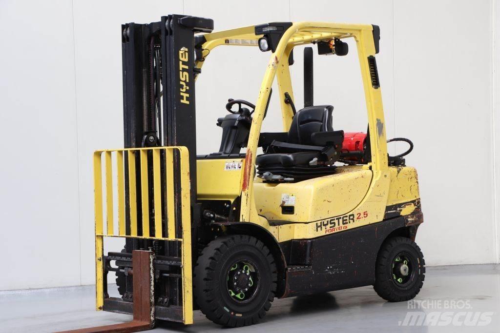 Hyster H2.5FT LPG trucks