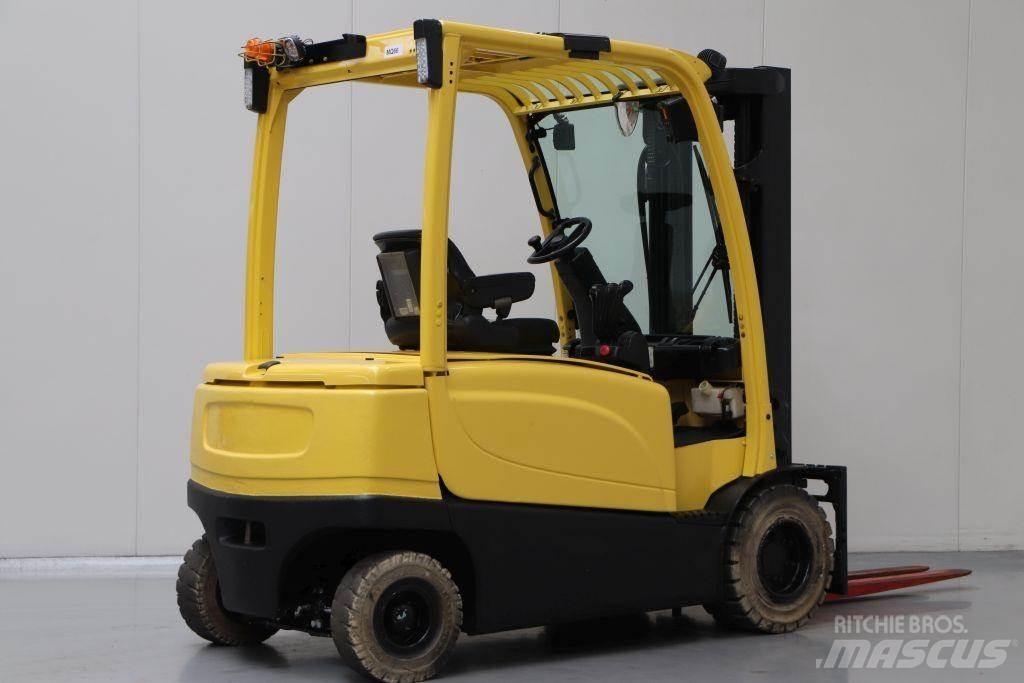 Hyster J3.0XN Electric Forklifts