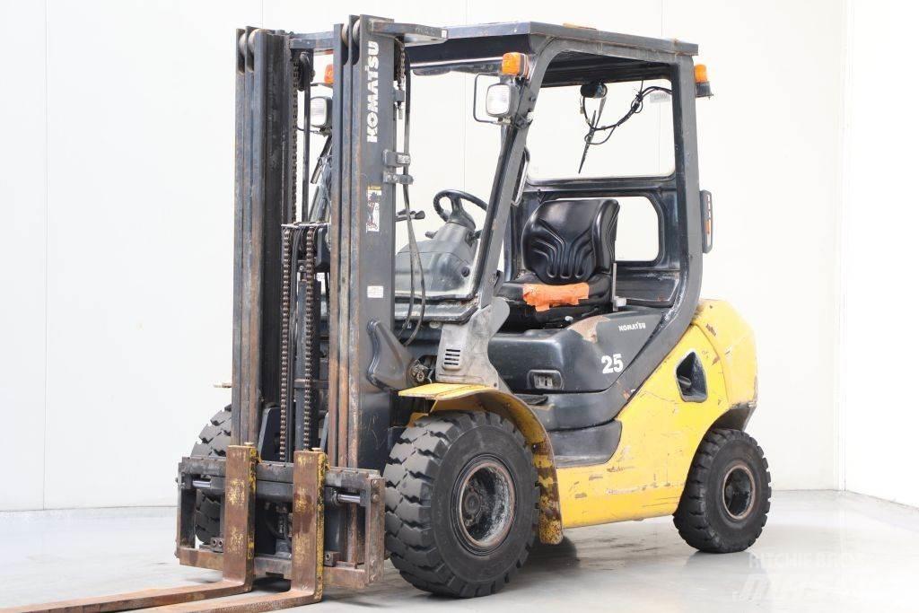 Komatsu FD25T-17 Diesel Forklifts