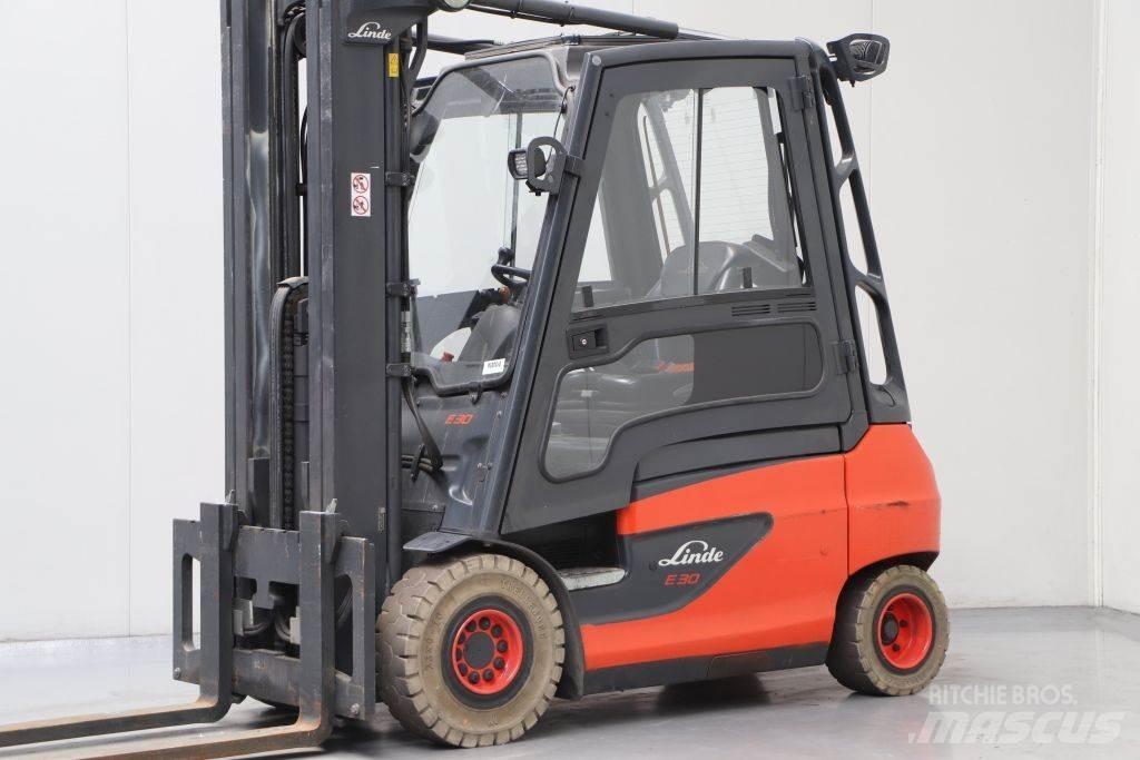 Linde E30-01 Electric Forklifts