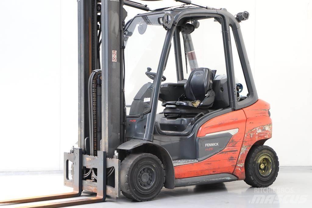 Linde H25T-01 LPG trucks