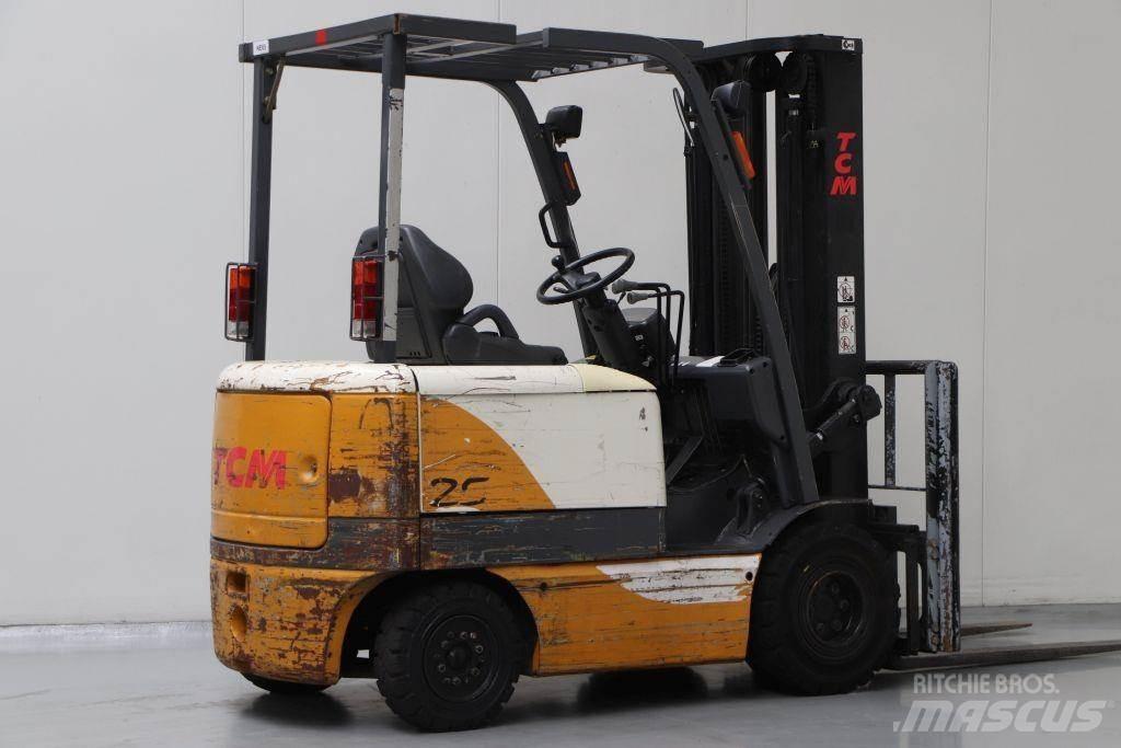 TCM FB25-6 Electric Forklifts
