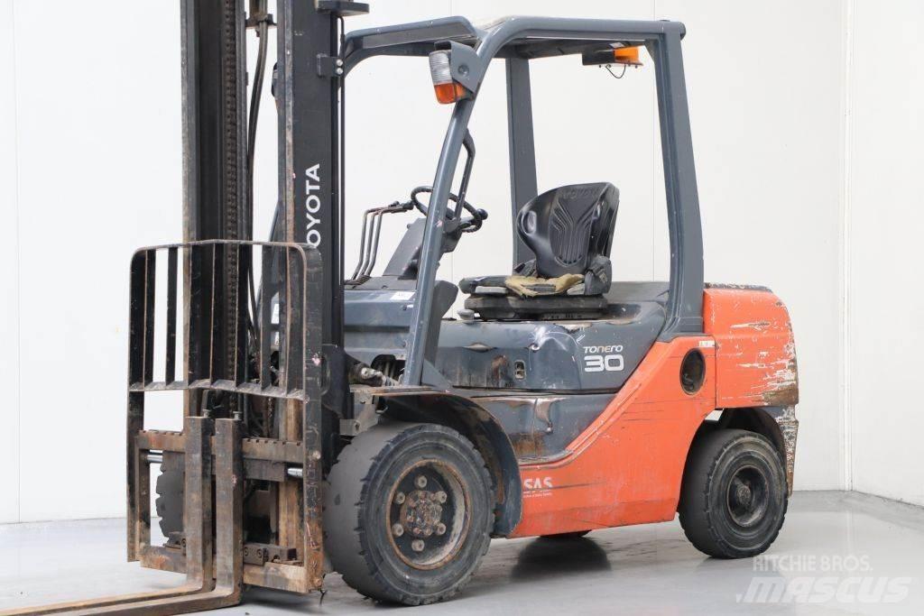 Toyota 02-8FDF30 Diesel Forklifts