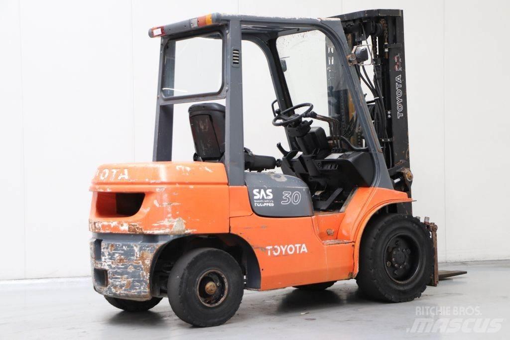 Toyota 62-7FDF30 Diesel Forklifts