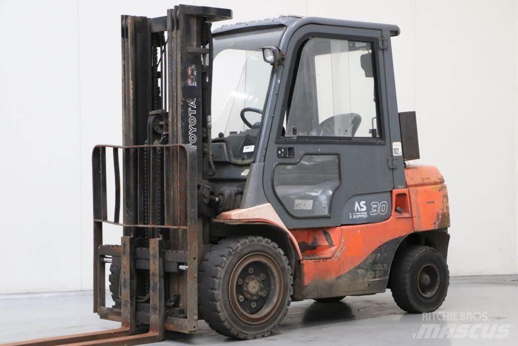 Toyota 62-7FDF30 Diesel Forklifts