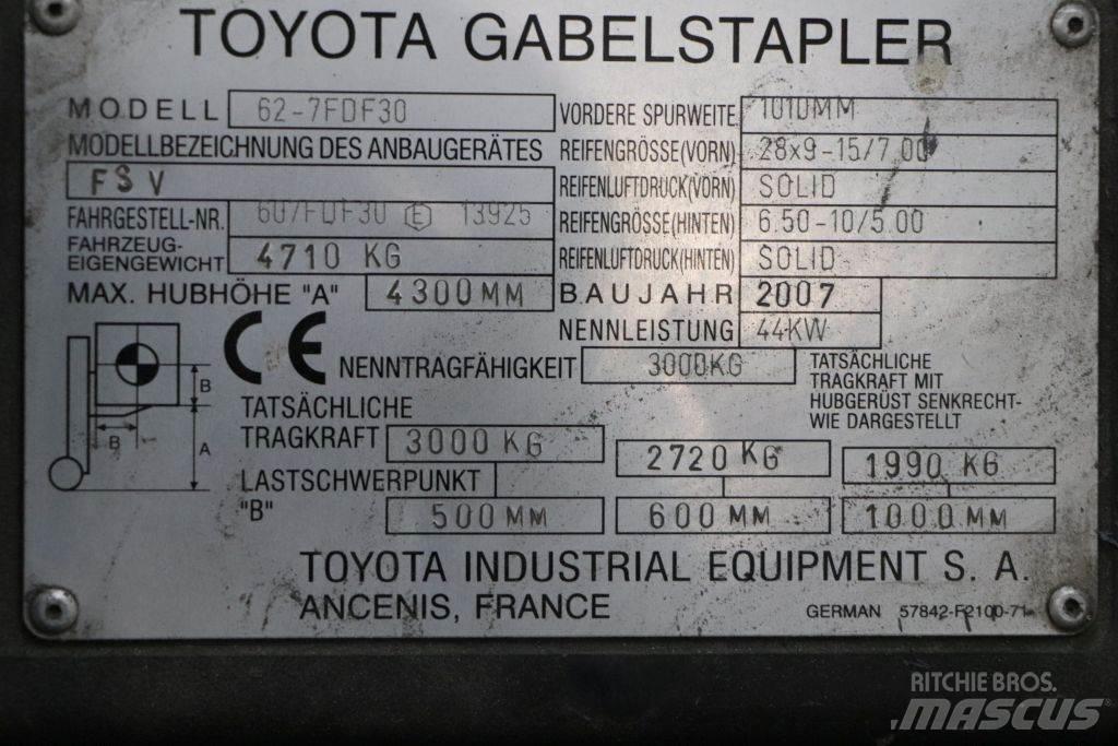 Toyota 62-7FDF30 Diesel Forklifts