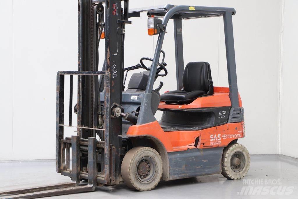 Toyota 7FB15 Electric Forklifts