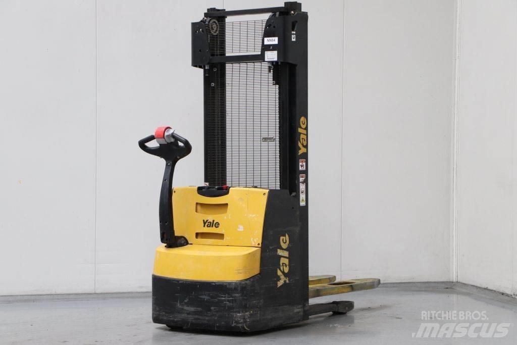 Yale MS12 Pedestrian stacker