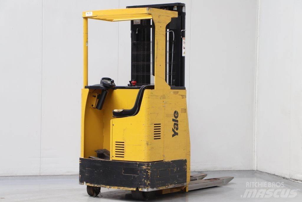 Yale MS15S Self Propelled Stackers