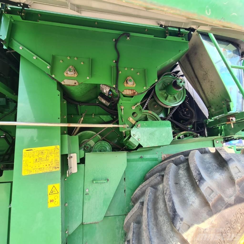 John Deere W 540 Combine Harvesters